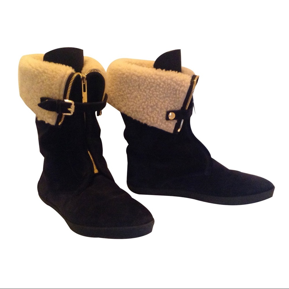Burberry suede boots